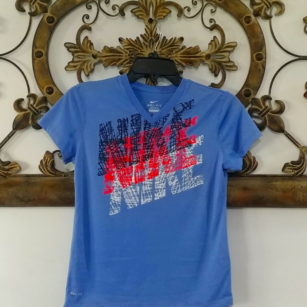 Girls Nike Shirt